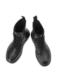 Czarne Trapery Jeep Stylowe Skórzane Buty Damskie. Wysokość cholewki: przed kolano. Kolor: czarny. Materiał: skóra. Szerokość cholewki: normalna. Wzór: moro. Styl: elegancki #4