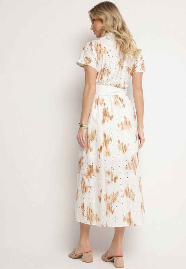 Born2be - Biało-Pomarańczowa Ażurowa Sukienka z Bawełny o Koszulowym Kroju z Paskiem Melpio. Okazja: na co dzień. Kolor: biały. Materiał: bawełna. Wzór: ażurowy. Typ sukienki: koszulowe. Styl: klasyczny, casual, elegancki