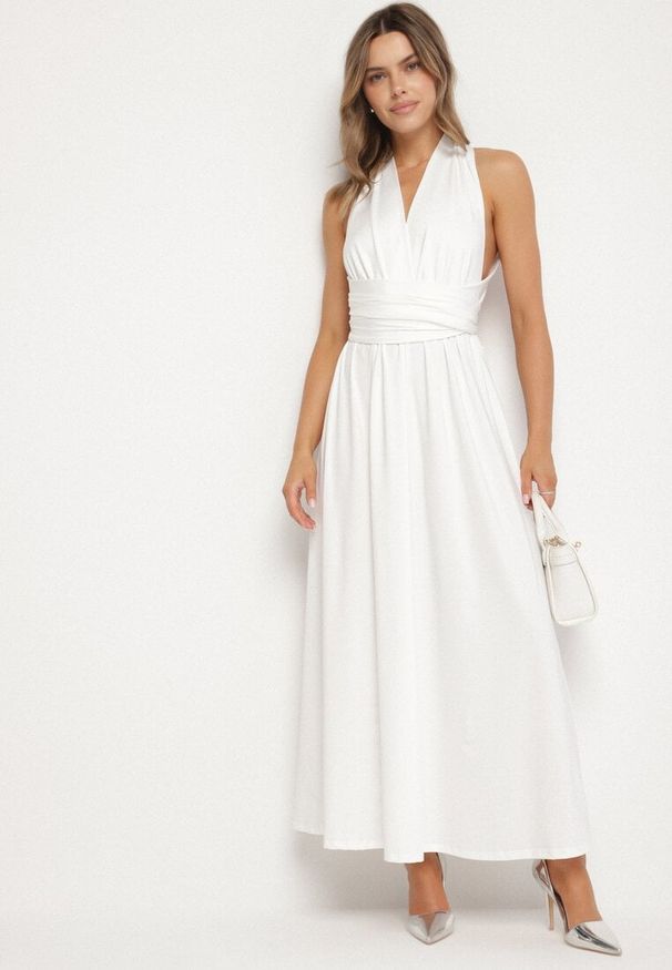 Born2be - Biała Koktajlowa Sukienka Multiway z Wiskozą i Wiązaniem na Szyi Lilazza. Okazja: na imprezę. Typ kołnierza: dekolt w kształcie V. Kolor: biały. Materiał: wiskoza. Typ sukienki: rozkloszowane. Styl: wizytowy