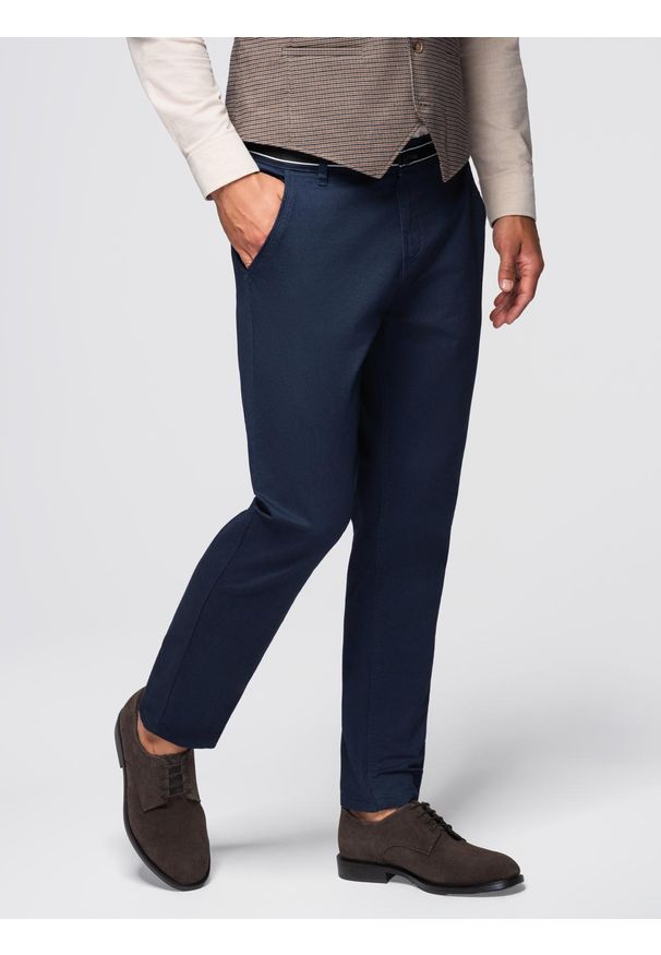 Ombre Clothing - Męskie spodnie chino z ozdobną taśmą w pasie SLIM FIT – granatowe V2 - Rozmiar: XXL. Okazja: na co dzień. Kolor: niebieski. Materiał: bawełna, elastan. Styl: casual