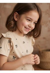 Sinsay - Bawełniana koszulka ze wzorem w korkardy - beżowy. Kolor: beżowy. Materiał: bawełna #1