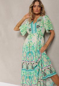Renee - Zielona Boho Sukienka z Wiskozy z Ozdobnymi Guzikami i Cienkim Paskiem w Talii Dimosia. Okazja: na co dzień. Typ kołnierza: dekolt w kształcie V. Kolor: zielony. Materiał: wiskoza. Sezon: lato. Typ sukienki: proste. Styl: boho