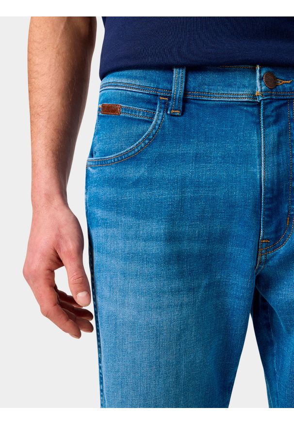 Wrangler - WRANGLER MĘSKIE SPODENKI WRANGLER TEXAS SHORTS SKY WASH 112362314