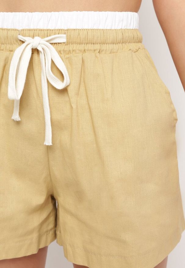 Born2be - Beżowe Bawełniane Szorty z Gumką w Pasie Timaolle. Okazja: na co dzień. Kolor: beżowy. Materiał: bawełna. Styl: klasyczny, elegancki, casual