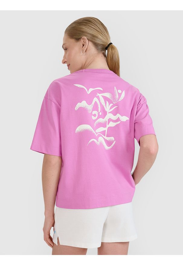 4f - 4F T-shirt regular z nadrukiem damski - różowy XS. Okazja: na co dzień. Kolor: różowy. Materiał: bawełna, jersey. Długość rękawa: krótki rękaw. Długość: krótkie. Wzór: nadruk. Styl: klasyczny, sportowy, casual