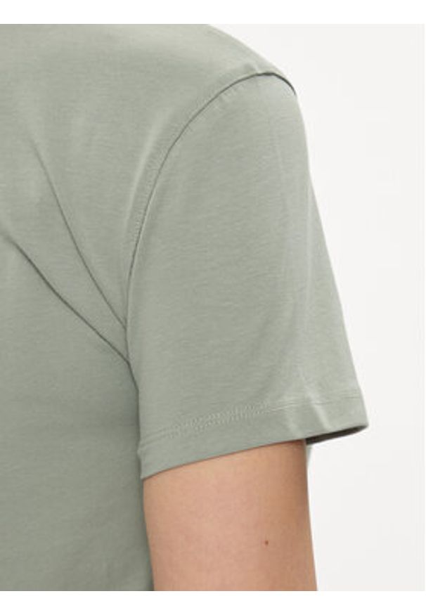 Guess T-Shirt W4GI21 J1314 Niebieski Slim Fit. Kolor: niebieski. Materiał: bawełna