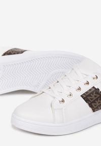 Renee - Biało-Brązowe Sneakersy Sznurowane z Wstawkami Danthe. Kolor: biały. Materiał: jeans #5