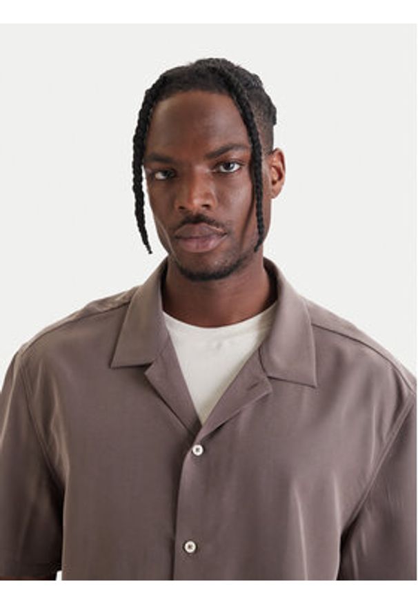 Calvin Klein Koszula LV04LF114G Brązowy Relaxed Fit. Kolor: brązowy. Materiał: syntetyk