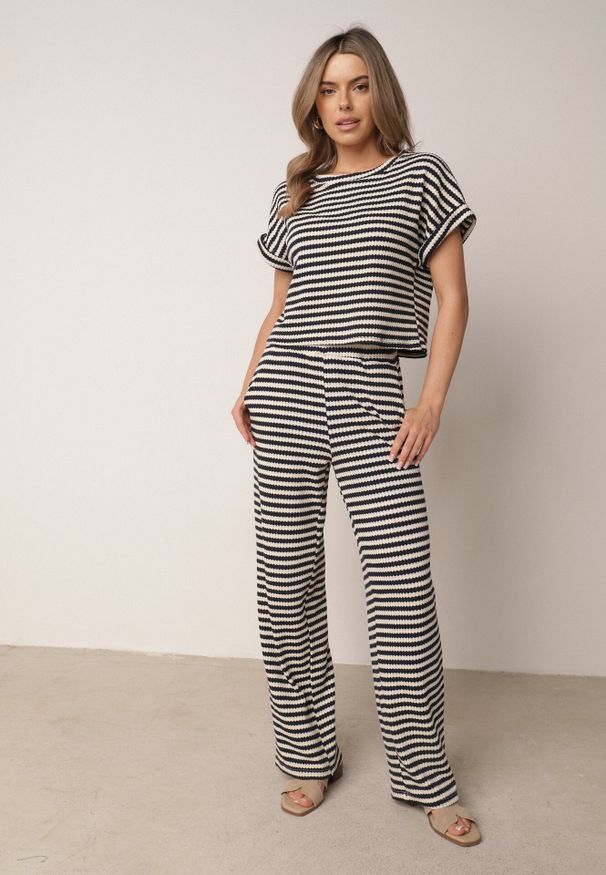 Born2be - Beżowo-Granatowy Dzianinowy Komplet z Bawełną Ozdobiony Wzorem w Paski Spodnie i Bluzka Amiphisia. Kolor: beżowy. Materiał: bawełna, dzianina. Wzór: paski, aplikacja