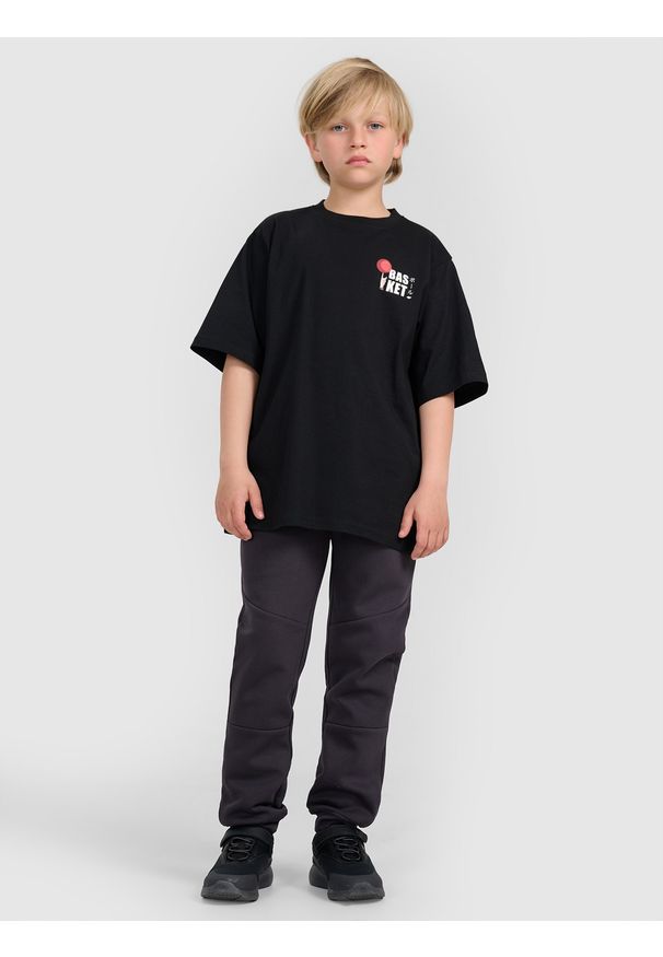 4f - 4F T-shirt oversize z nadrukiem chłopięcy - czarny 122 (6-7 lat). Okazja: na co dzień. Kolor: czarny. Wzór: nadruk. Sezon: lato. Styl: casual