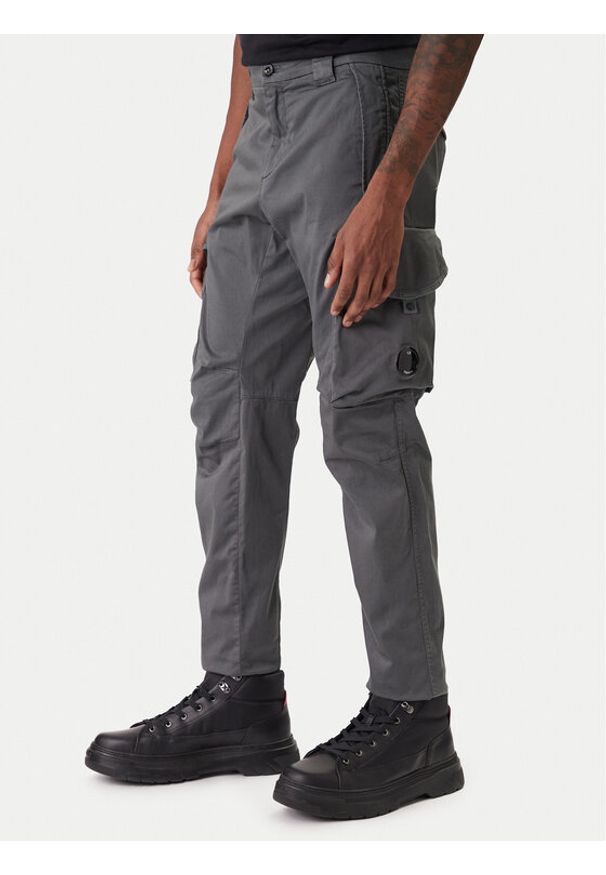 C.P. Company Spodnie materiałowe 20CMPA744A005694G Szary Regular Fit. Kolor: szary. Materiał: bawełna