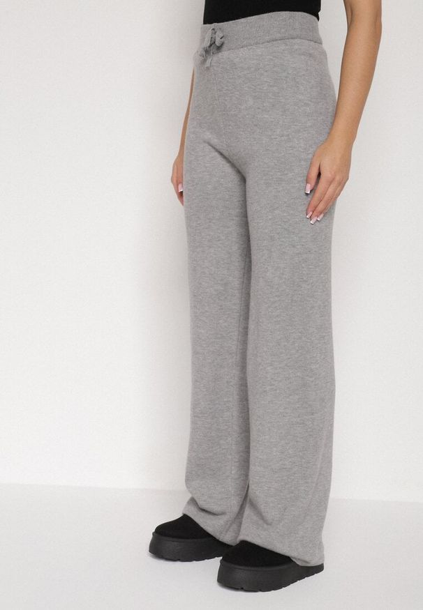 Born2be - Ciemnoszary Komplet z Wełną i Bawełną Szerokie Spodnie i Rozpinana Bluzka z Kapturem Reikania. Kolor: szary. Materiał: wełna, bawełna