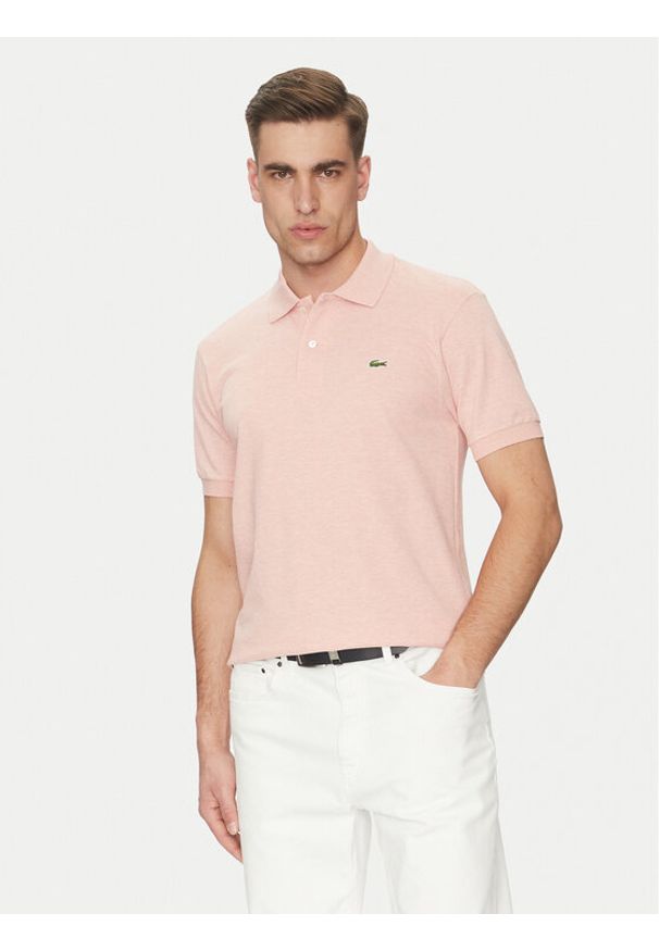 Lacoste Polo L1264 Różowy Classic Fit. Typ kołnierza: polo. Kolor: różowy. Materiał: bawełna