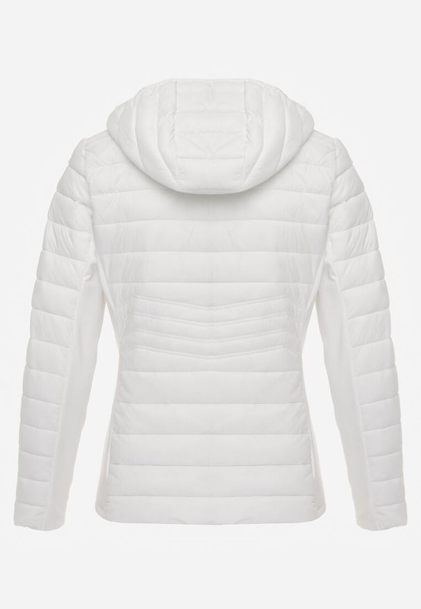 Renee - Biała Przejściowa Kurtka z Pikowaniem Elastycznymi Wstawkami i Kapturem Fezilina. Okazja: na co dzień. Kolor: biały. Materiał: nylon, jeans. Styl: sportowy, casual