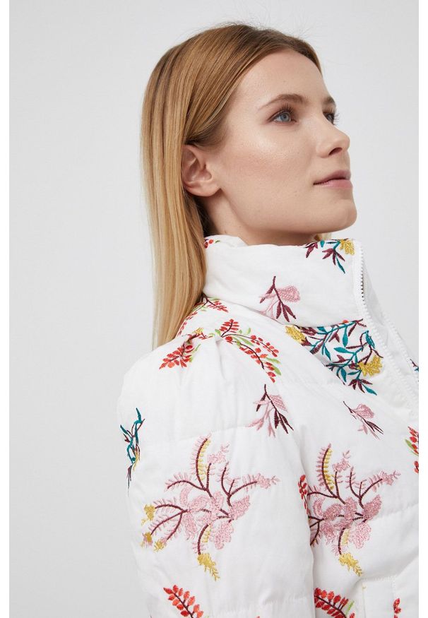 Desigual kurtka damska przejściowa. Okazja: na co dzień. Materiał: poliester. Styl: casual