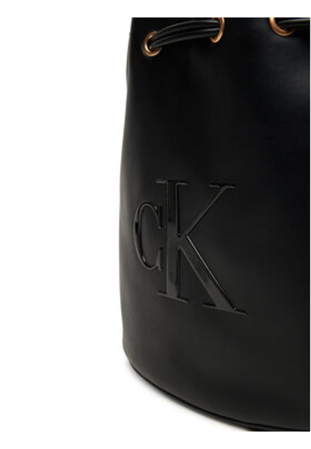 Calvin Klein Torebka Bold Ck Large Bucket Bag LV04F3232G Czarny. Kolor: czarny. Materiał: skórzane
