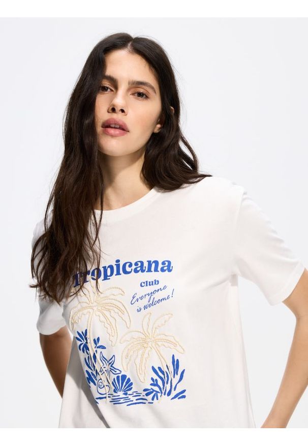 Reserved - T-shirt z nadrukiem - biały. Kolor: biały. Materiał: bawełna. Wzór: nadruk