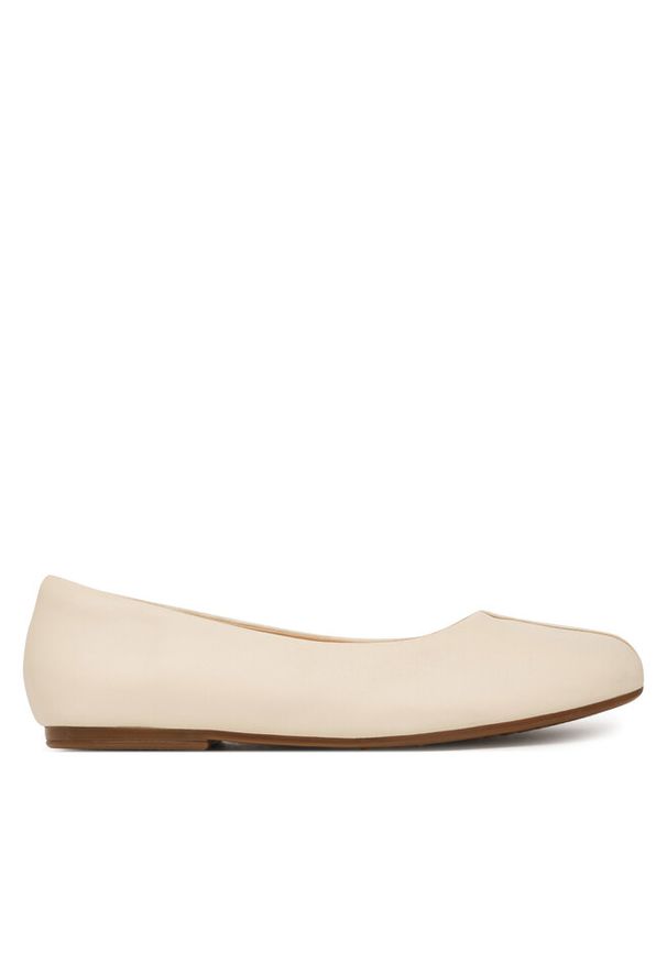 Baleriny Clarks. Kolor: kremowy