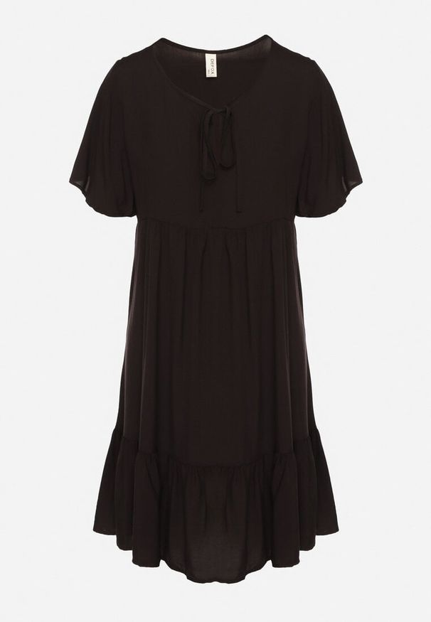 Born2be - Czarna Sukienka z Bawełny o Rozkloszowanym Kroju z Wiązaniem przy Dekolcie Mepilea. Okazja: na co dzień. Kolor: czarny. Materiał: bawełna. Długość rękawa: krótki rękaw. Sezon: wiosna, lato. Typ sukienki: rozkloszowane. Styl: klasyczny, casual, elegancki