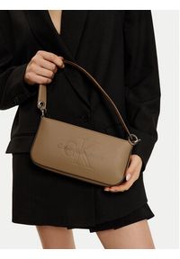 Calvin Klein Jeans Torebka Sculpted Shoulder Pouch25 Mono K60K610679 Brązowy. Kolor: brązowy. Materiał: skórzane #4