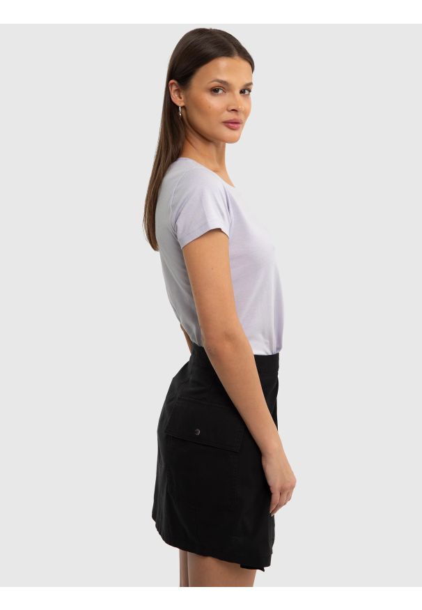 Big-Star - Koszulka damska z logo BIG STAR na piersi fioletowa Avalyntia 500. Okazja: na co dzień. Kolor: fioletowy. Materiał: bawełna, dzianina, jeans. Wzór: nadruk. Sezon: lato. Styl: casual, klasyczny