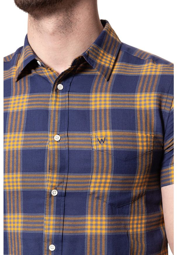 Wrangler - KOSZULA MĘSKA KRÓTKI RĘKAW WRANGLER SS 1PKT SHIRT PATRIOT BLUE W5881OR5H 112129599. Długość rękawa: krótki rękaw. Długość: krótkie