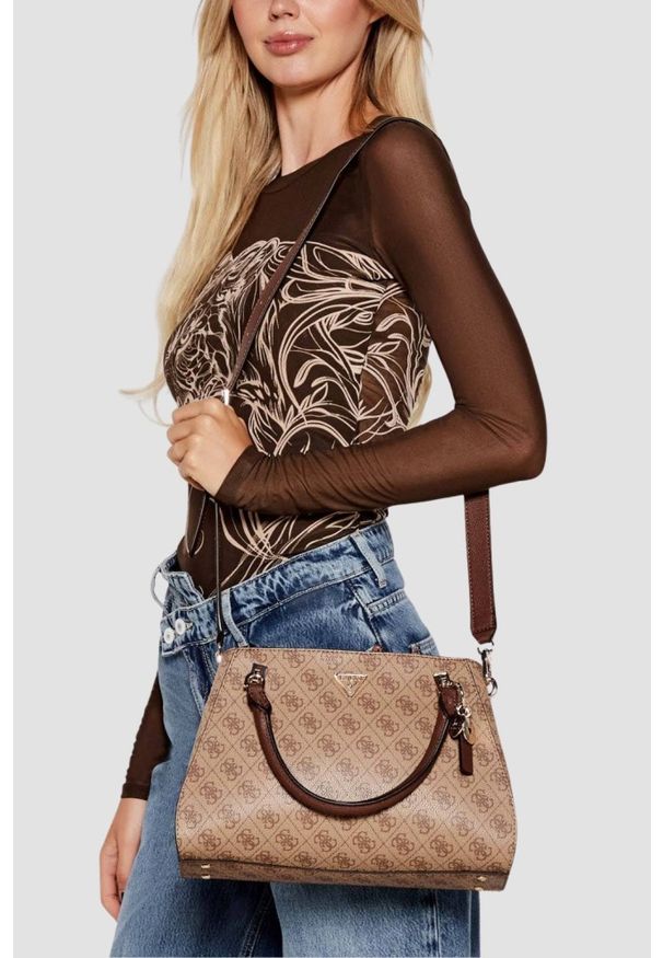 Guess - GUESS Beżowa klasyczna damska torebka Noelle. Kolor: beżowy. Materiał: skórzane. Styl: klasyczny
