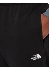 The North Face Spodnie dresowe Evolution Simple Dome NF0A8CWY Czarny Regular Fit. Kolor: czarny. Materiał: syntetyk #2