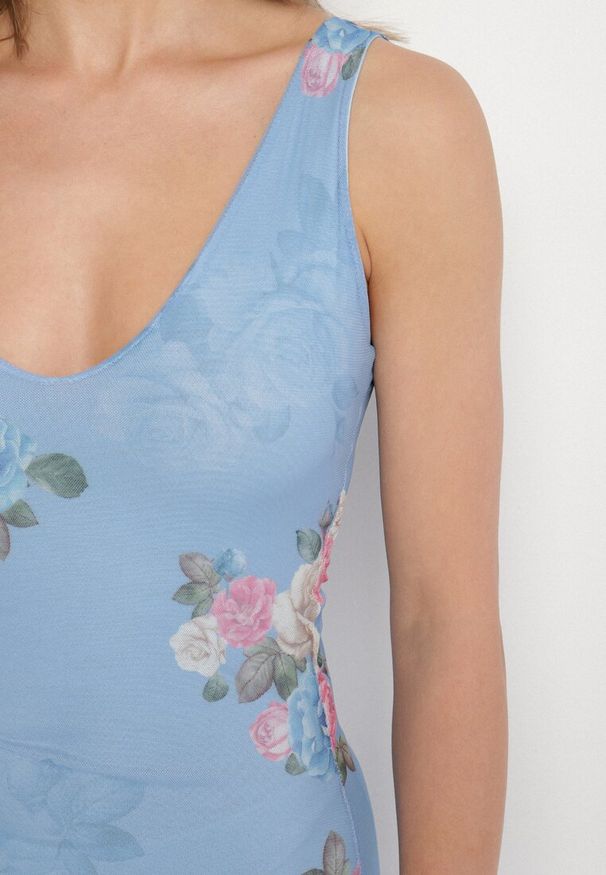 Born2be - Niebieska Siateczkowa Sukienka z Kwiatowym Motywem Milanessa. Okazja: na co dzień. Kolor: niebieski. Materiał: jeans. Wzór: kwiaty. Typ sukienki: proste. Styl: casual, elegancki