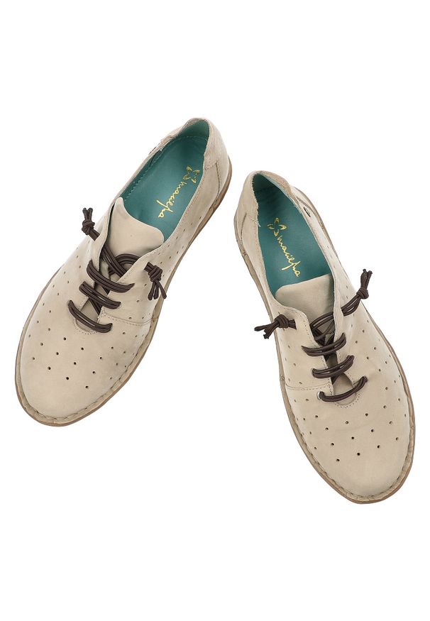 Beżowe Półbuty Maciejka Eleganckie Obuwie Damskie Na Płaskiej Podeszwie. Kolor: beżowy. Materiał: zamsz, jeans. Szerokość cholewki: normalna. Sezon: lato. Obcas: na płaskiej podeszwie. Styl: elegancki