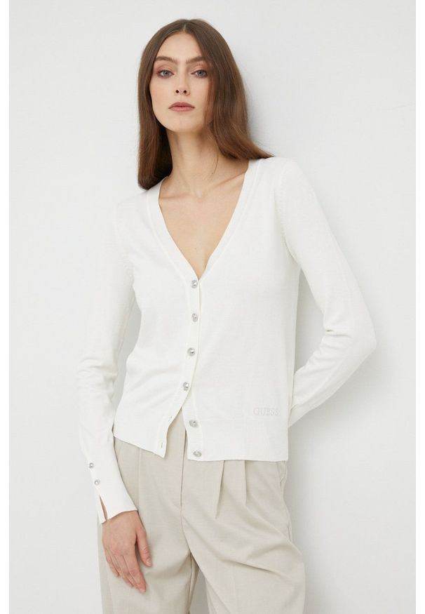 Guess kardigan damski kolor beżowy lekki. Okazja: na co dzień. Kolor: beżowy. Materiał: materiał, dzianina, wiskoza. Długość rękawa: długi rękaw. Długość: długie. Styl: casual