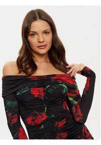 Guess Sukienka dzianinowa W5RK61 KCMI2 Czerwony Classic Fit. Kolor: czerwony. Materiał: syntetyk #5