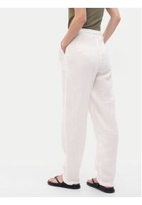 GAP - Gap Spodnie materiałowe 541243-02 Biały Loose Fit. Kolor: biały. Materiał: bawełna #3