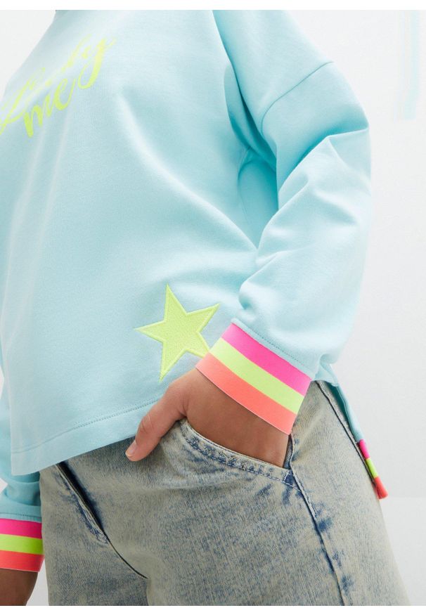 bonprix - Bawełniana bluza oversize z kolorowym ściągaczem i mankietami z czystej bawełny. Kolor: niebieski. Materiał: bawełna. Wzór: kolorowy