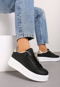 Born2be - Czarne Płaskie Sneakersy z Aplikacją Pszczoły i Cyrkoniami Vlionea. Okazja: na co dzień. Zapięcie: sznurówki. Kolor: czarny. Materiał: jeans. Wzór: aplikacja #2