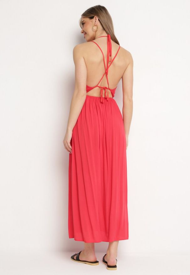 Born2be - Czerwona Sukienka Wiskozowa Rozkloszowana z Wiązaniem na Szyi Frines. Okazja: na imprezę. Kolor: czerwony. Materiał: wiskoza. Wzór: aplikacja. Sezon: lato. Typ sukienki: rozkloszowane. Styl: elegancki