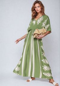 Born2be - Zielona Bawełniana Sukienka o Taliowanym Kroju z Gumką w Pasie Rivanue. Typ kołnierza: dekolt w kształcie V. Kolor: zielony. Materiał: bawełna. Długość rękawa: krótki rękaw #1