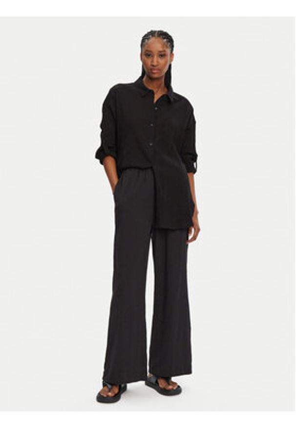 Seafolly Koszula Classic 54027-TO Czarny Regular Fit. Kolor: czarny. Materiał: bawełna