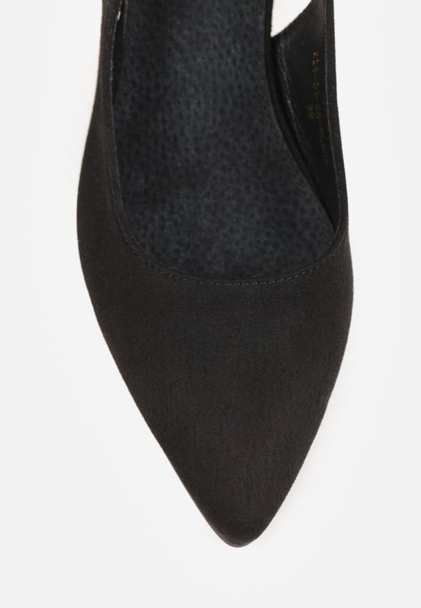 Renee - Czarne Sandały Vices na Słupku ze Skórzaną Wkładką i Metaliczną Wstawką Sesoria. Okazja: na co dzień, do pracy, na spotkanie biznesowe. Nosek buta: szpiczasty. Zapięcie: sprzączka. Kolor: czarny. Materiał: skóra. Obcas: na słupku. Styl: wizytowy, klasyczny, casual, biznesowy, elegancki. Wysokość obcasa: średni