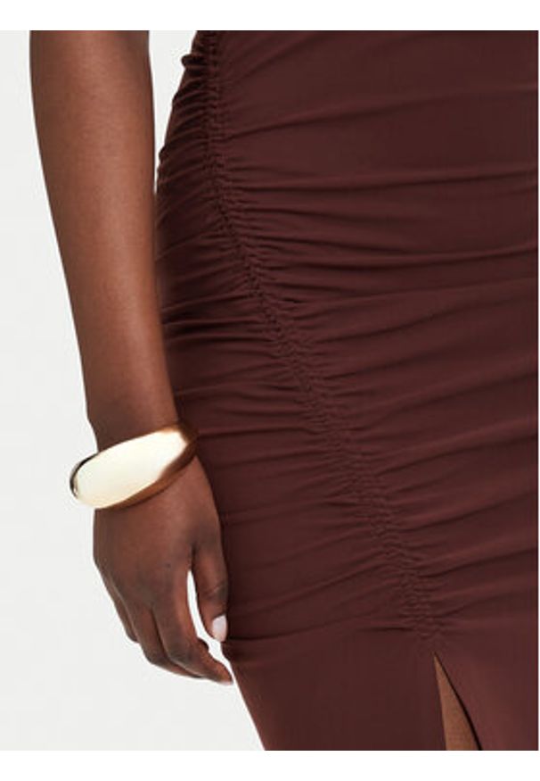 Patrizia Pepe Sukienka codzienna 2M4542/J419-M564 Brązowy Slim Fit. Okazja: na co dzień. Kolor: brązowy. Materiał: syntetyk. Typ sukienki: proste. Styl: casual