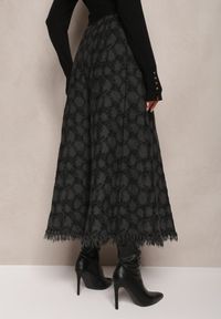 Renee - Czarna Rozkloszowana Spódnica Trapezowa Maxi z Dzianiny Broffe. Kolor: czarny. Materiał: dzianina