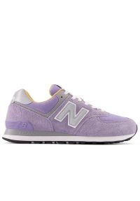 Buty New Balance U574BGG - fioletowe. Okazja: na co dzień. Kolor: fioletowy. Materiał: guma, skóra, zamsz, materiał, syntetyk. Szerokość cholewki: normalna. Model: New Balance 574