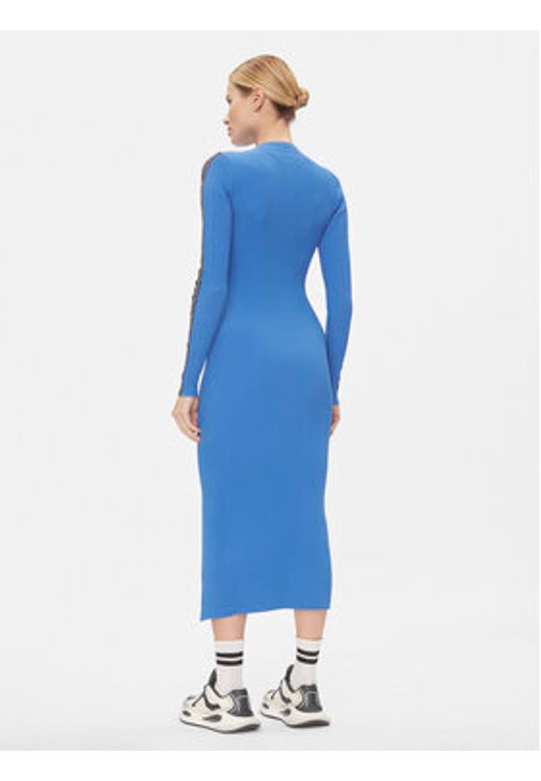 Tommy Jeans Sukienka dzianinowa DW0DW17415 Niebieski Slim Fit. Kolor: niebieski. Materiał: syntetyk