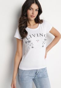 Born2be - Biały Bawełniany T-shirt z Napisem Living i Nadrukiem Commea. Okazja: na co dzień. Kolor: biały. Materiał: bawełna. Wzór: napisy, nadruk. Styl: casual, elegancki