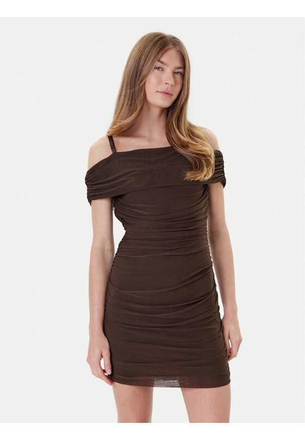 Guess Sukienka koktajlowa W5YK21 KCZC2 Brązowy Slim Fit. Kolor: brązowy. Materiał: syntetyk. Styl: wizytowy