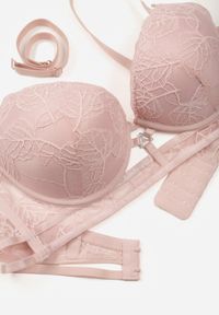 Renee - Różowy Koronkowy Biustonosz w Klasycznym Stylu z Aplikacją Galinassa. Kolor: różowy. Materiał: koronka. Wzór: aplikacja #7