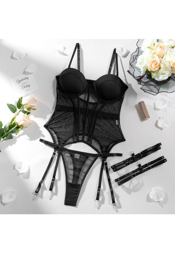 Intica - Komplet bielizny push-up z regulowanymi paskami Kalindi. Kolor: czarny. Materiał: tkanina, materiał