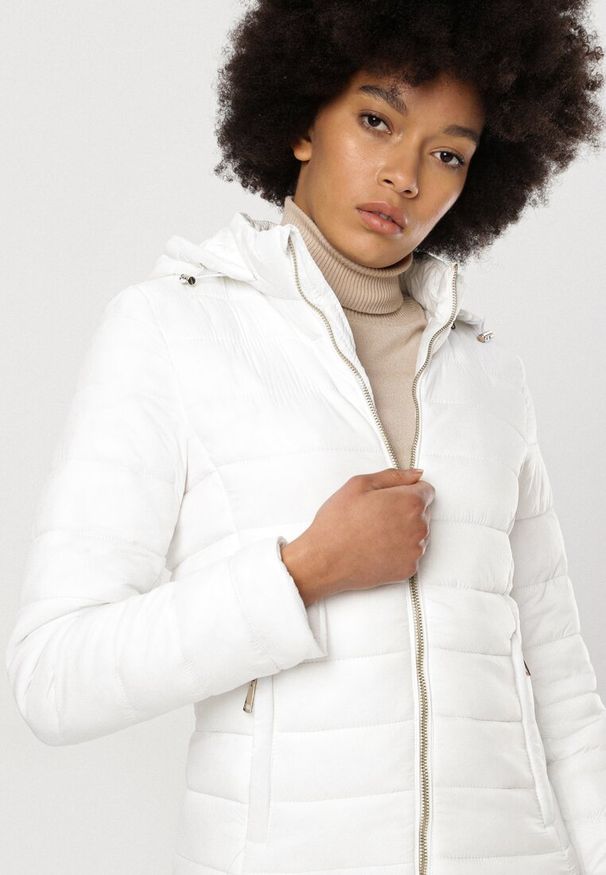 Born2be - Biała Kurtka Pikowana Przejściowa Ryrvyra. Kolor: biały. Materiał: polar. Sezon: jesień. Styl: klasyczny