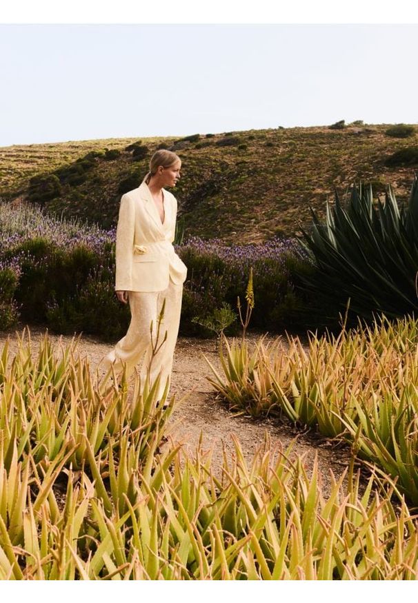 Reserved - Marynarka z wiskozy - jasnożółty. Kolor: żółty. Materiał: wiskoza