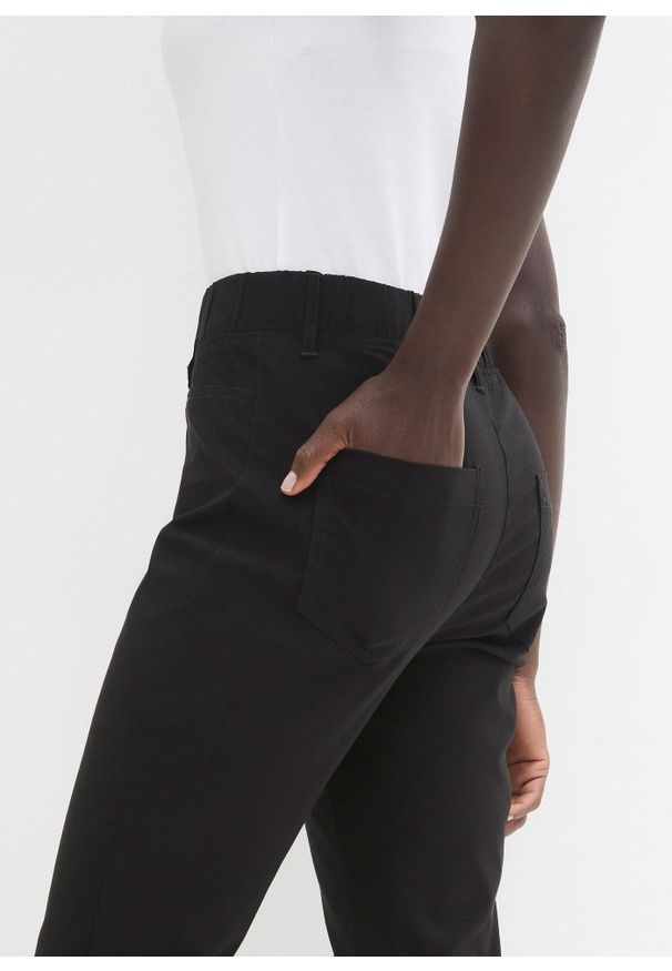 bonprix - Rybaczki ze stretchem i pasem bez zamka. Kolor: czarny